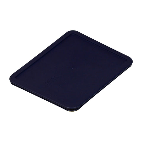 Pyrex airtight lid close-up showing secure fit and stain-resistant plastic.
