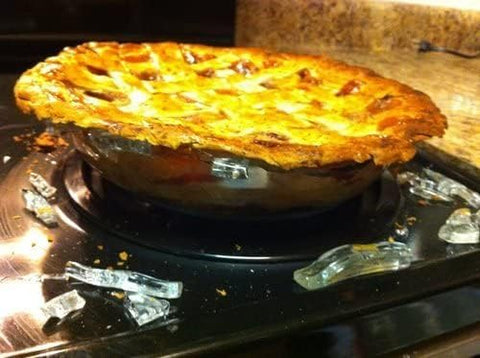 Pyrex C-209 pie plate close-up glass detail highlights durability and easy cleaning.
