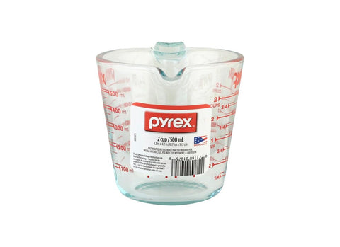 Pyrex Prepware clear glass for easy volume checks and visibility.