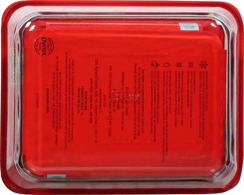 Pyrex Simply Store 11-Cup dish stacked neatly to save cabinet space.