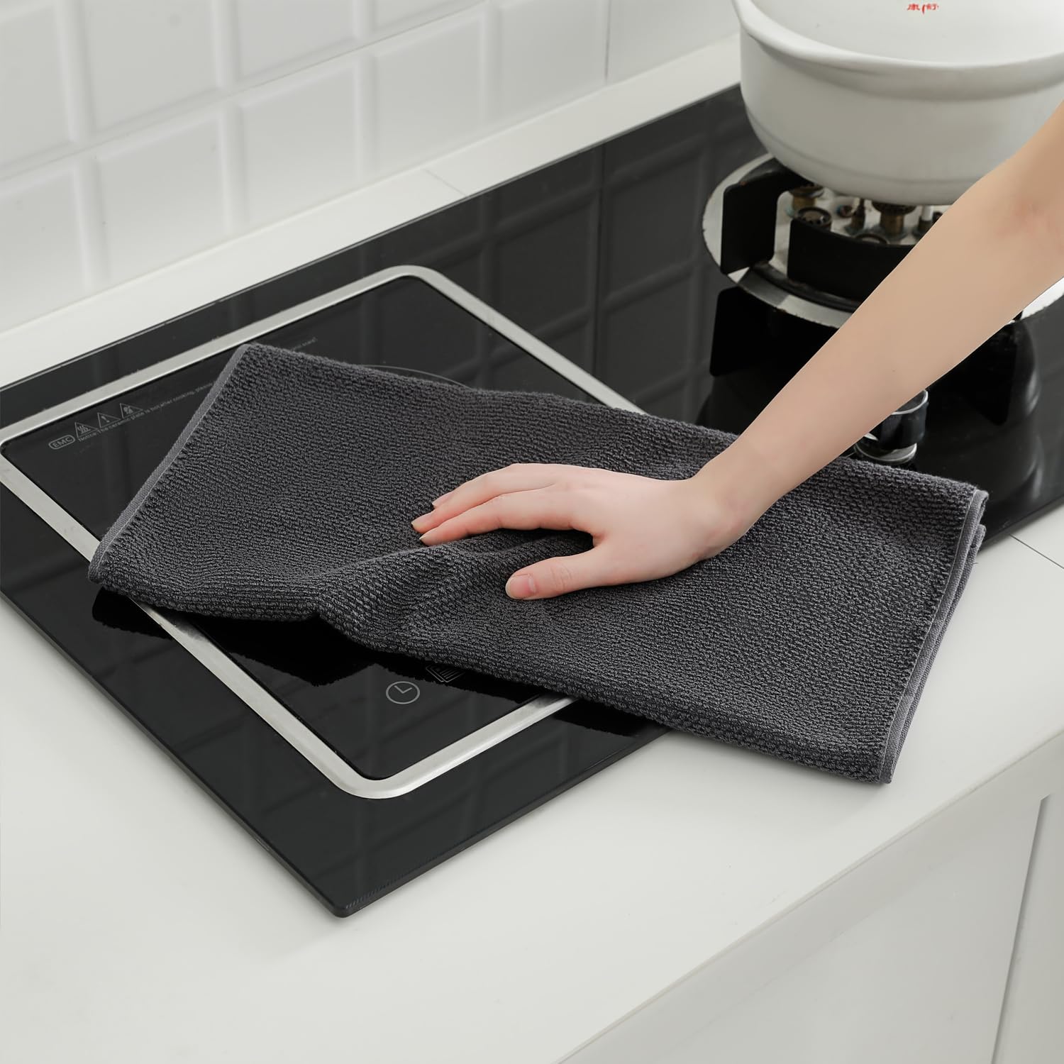 QAJ towels stay durable after hundreds of washes with strong absorbency.