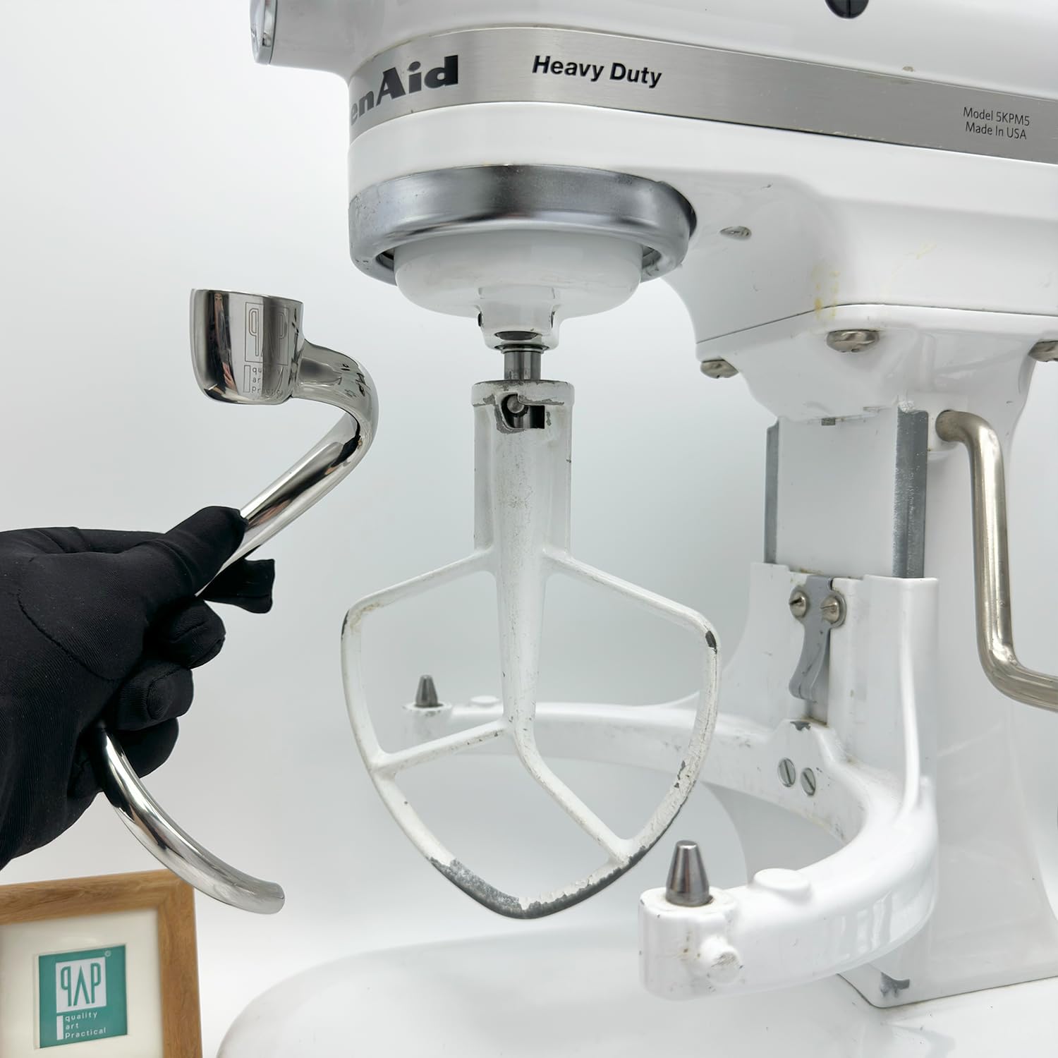 qAp dough hook kneading pizza dough with steady pressure
