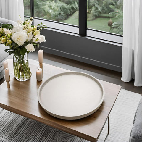 QAVOL round tray showcased in hotel setup for room service