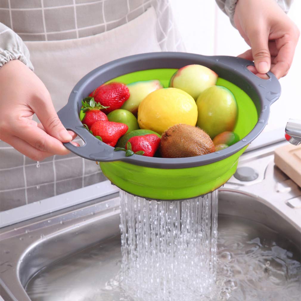 QiMH colander with silicone edge and sturdy base, ideal for rinsing vegetables