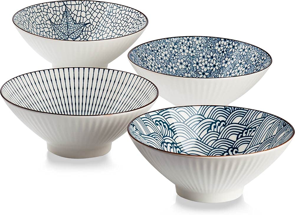 QINLANG 38 oz ramen bowl with blue-white pattern, perfect for ramen and soup portions.