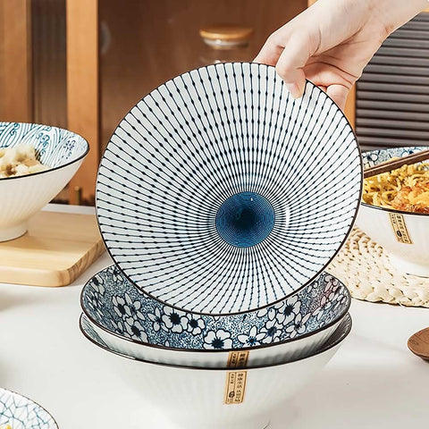 QINLANG high-gloss finish bowl, easy to clean after family dinners.