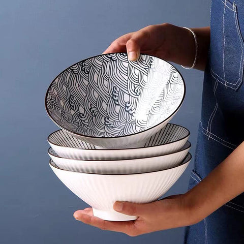 QINLANG blue-white porcelain ramen bowl, oven-safe up to 350F for reheating.