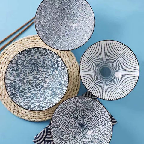QINLANG blue-white ramen bowl, 8-inch size for shared meals and presentation.