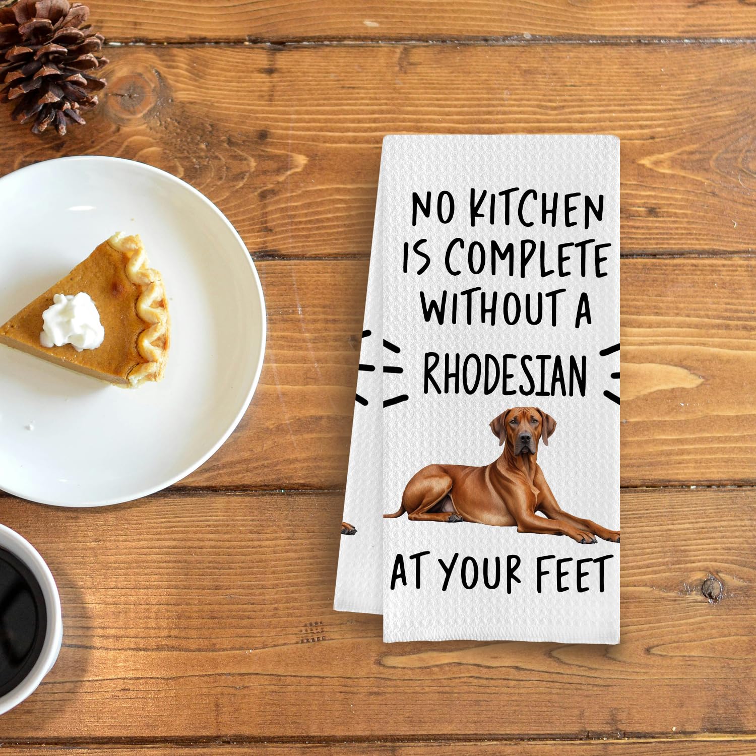 Qpenm Rhodesian Ridgeback towel texture close-up highlights durability for daily use.