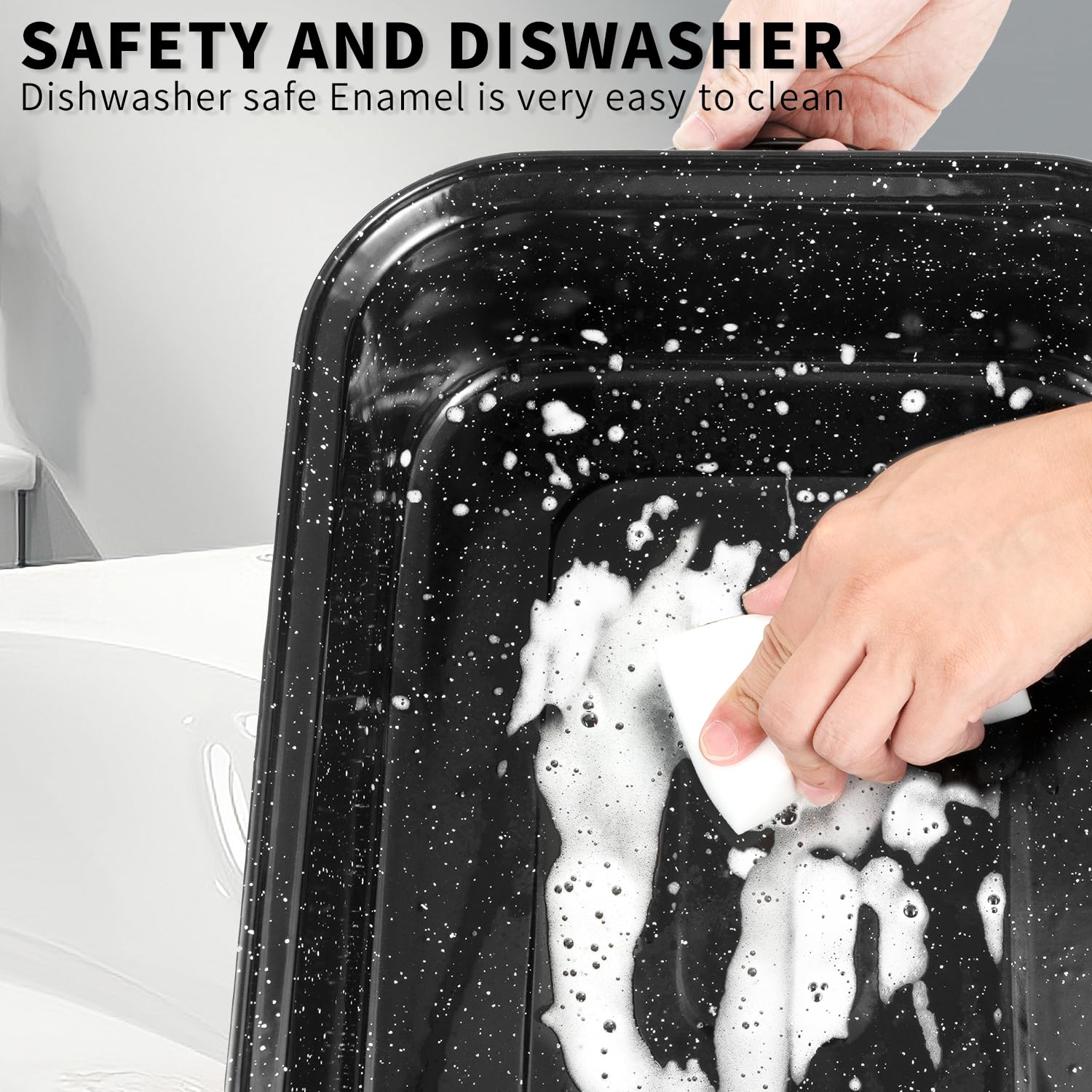 QPMR large-capacity pan fits a 25 lb turkey with space to spare.