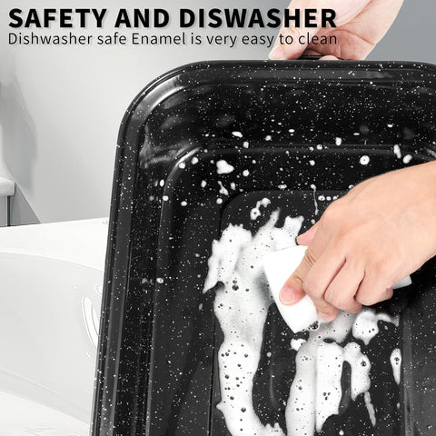 QPMR large-capacity pan fits a 25 lb turkey with space to spare.