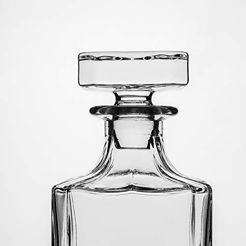 Queenstone clear glass decanter showing color of whiskey and clarity