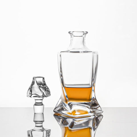 Queenstone decanter is an ideal gift for holidays and celebrations