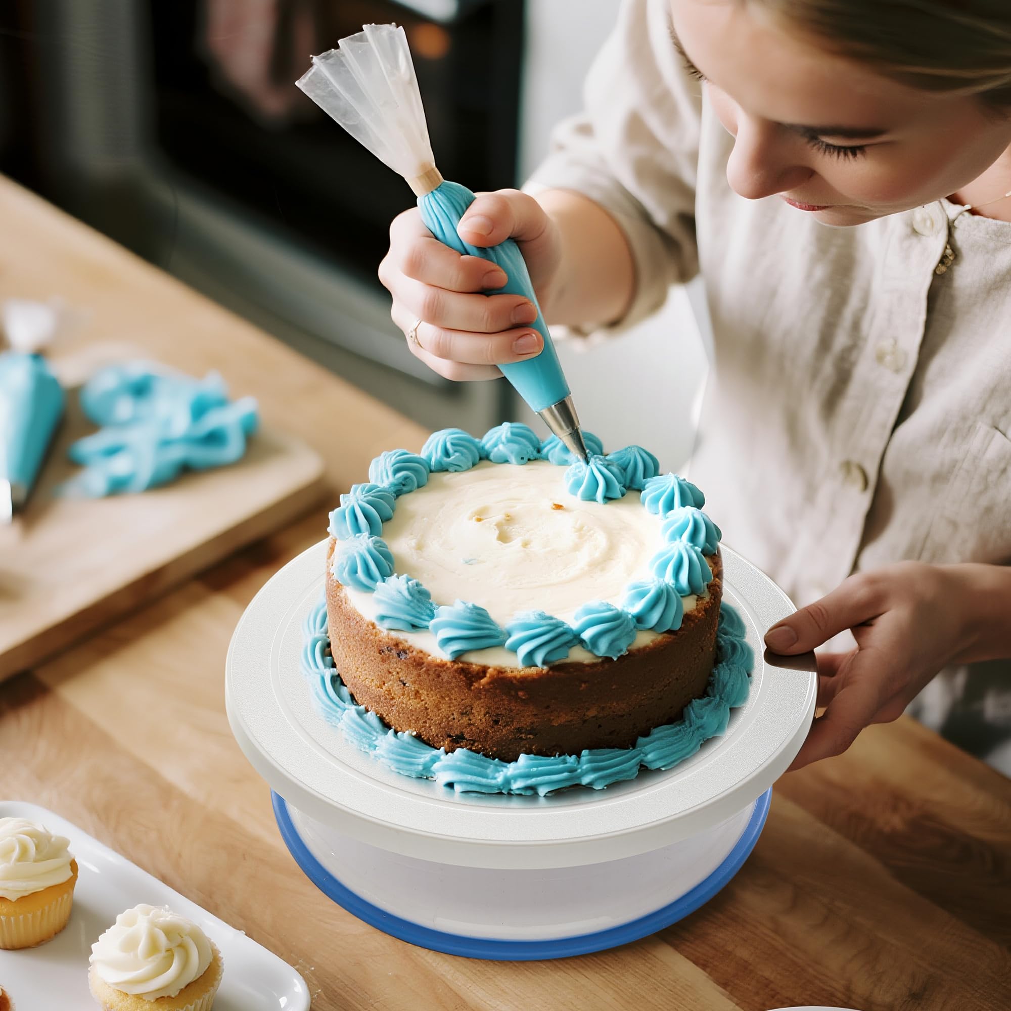 Quellance 12 piping tips for a variety of designs
