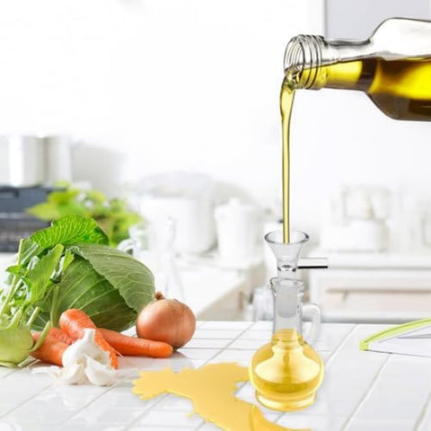 Qulfimea compact storage kit keeps the set within reach in busy kitchens.