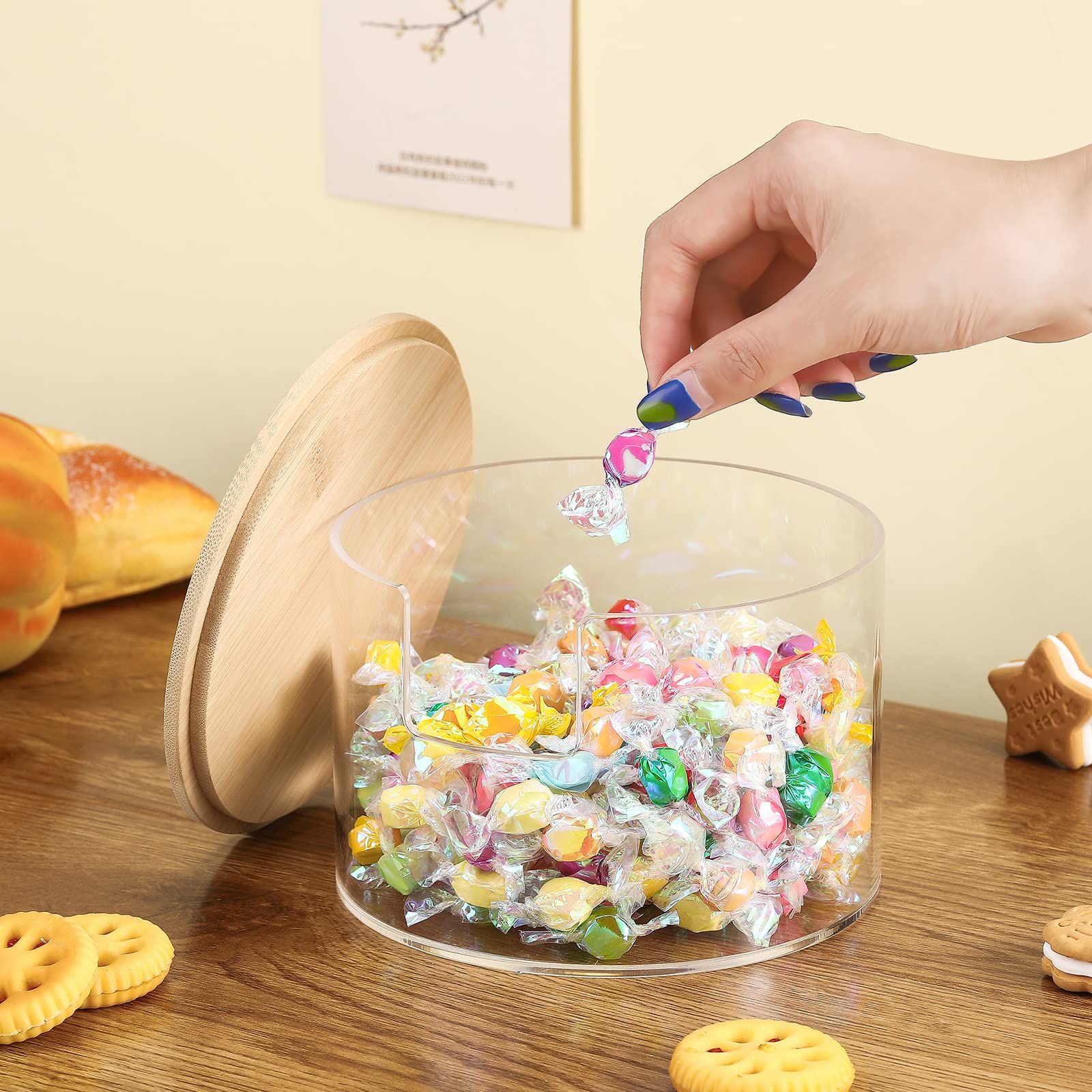 Qunclay bamboo lid keeps filters dust-free and fresh.