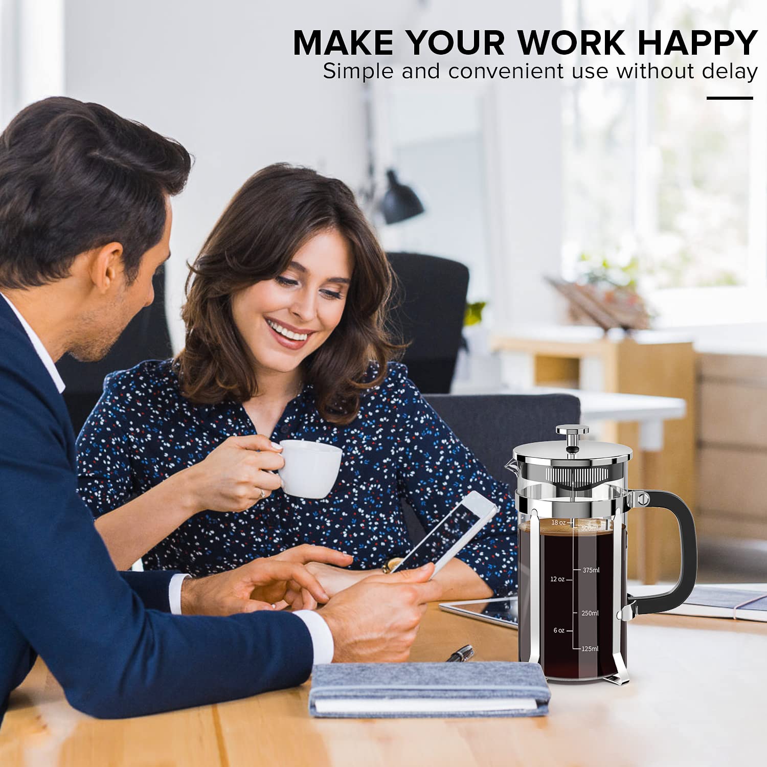 QUQIYSO coffee pouring shot captures rich crema and steady flow