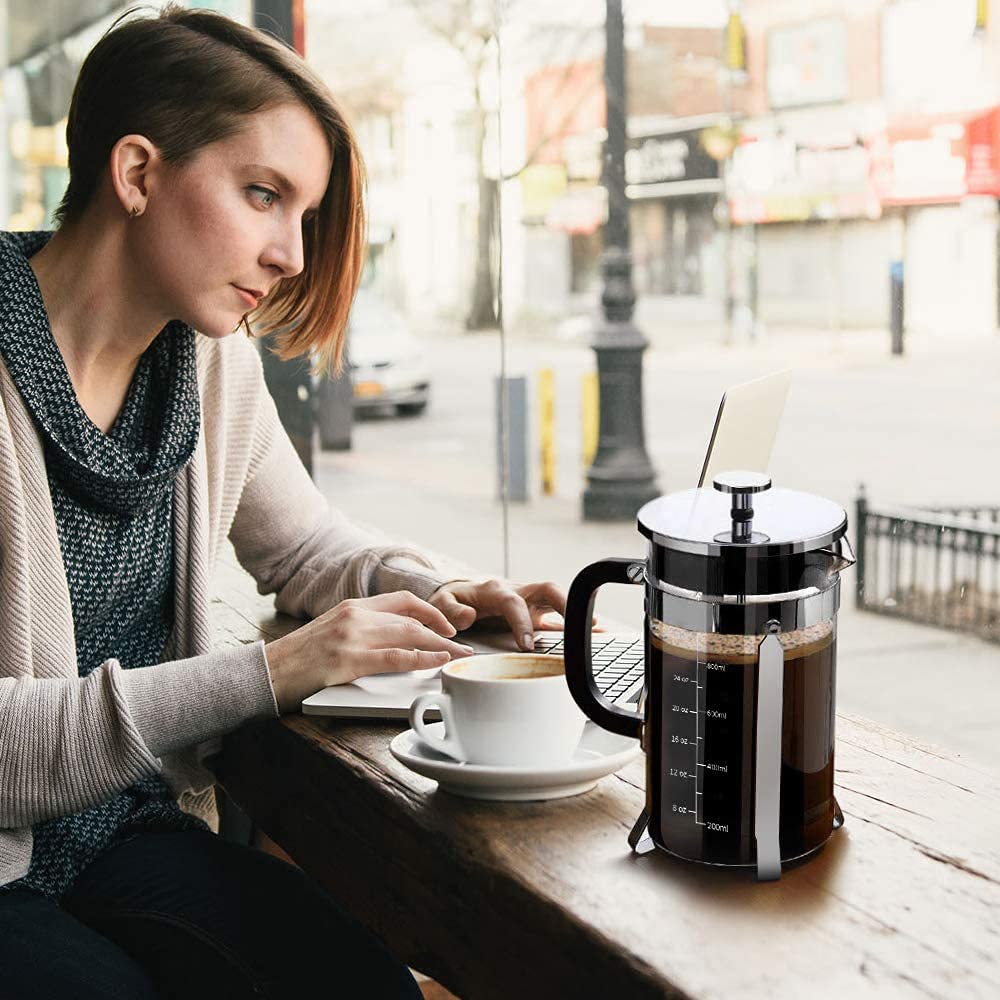 QUQIYSO heat-resistant handle for safe, comfortable pouring.