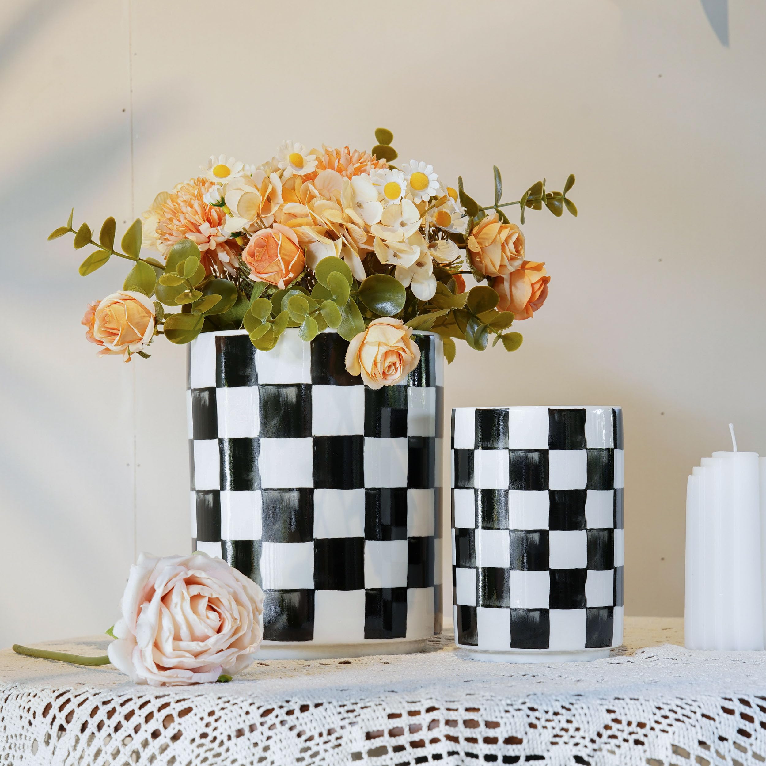 Quuavio Checkered kitchen counter decor complements farmhouse style