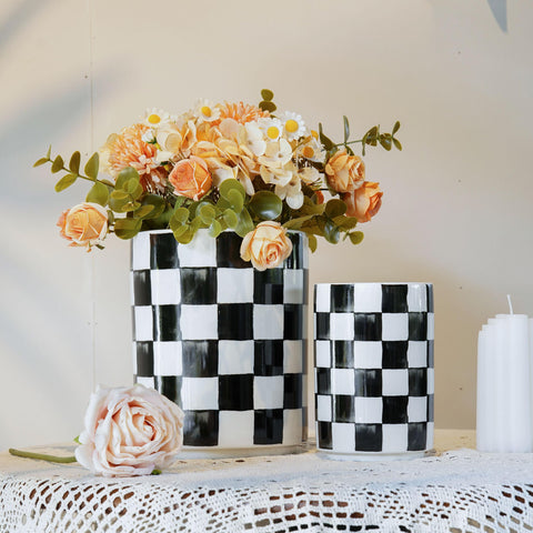 Quuavio Checkered kitchen counter decor complements farmhouse style