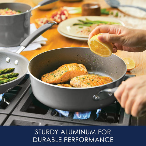Rachael Ray Cucina 6qt stockpot with lid great for soups.