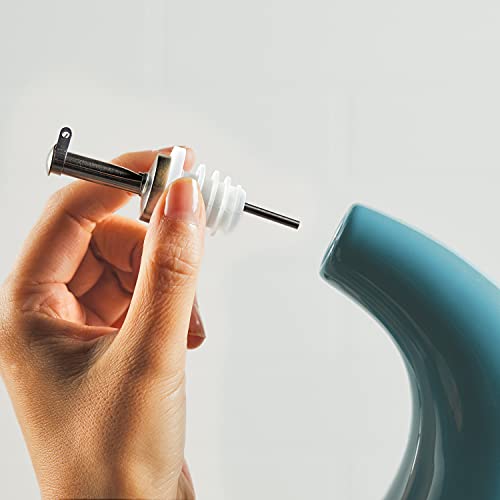 Rachael Ray easy-pour bottle reduces drips with smart spout