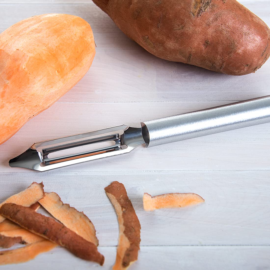 RADA Deluxe Vegetable Peeler offers optional handles in silver or black