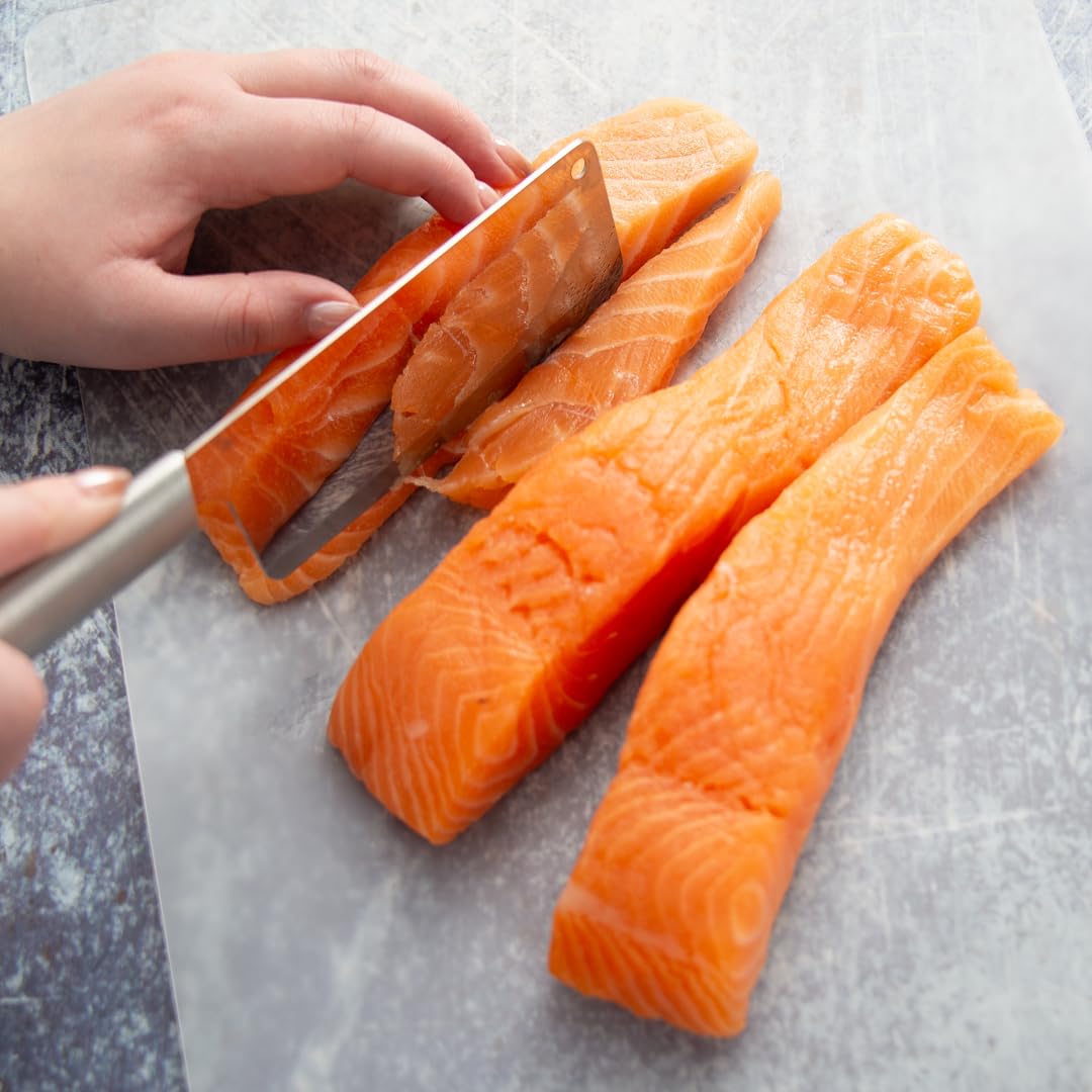 RADA Dicer Knife silver handle highlights ergonomic, sturdy aluminum construction