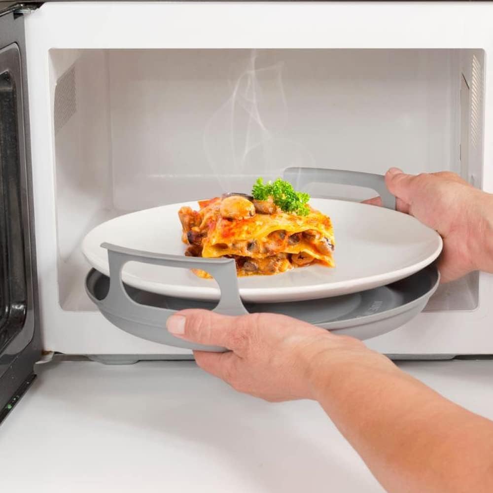 Raised edge on the plate helps prevent boil-overs during reheating.