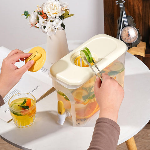 RAMFIYN lift-handle top-fill access for effortless loading and topping up.