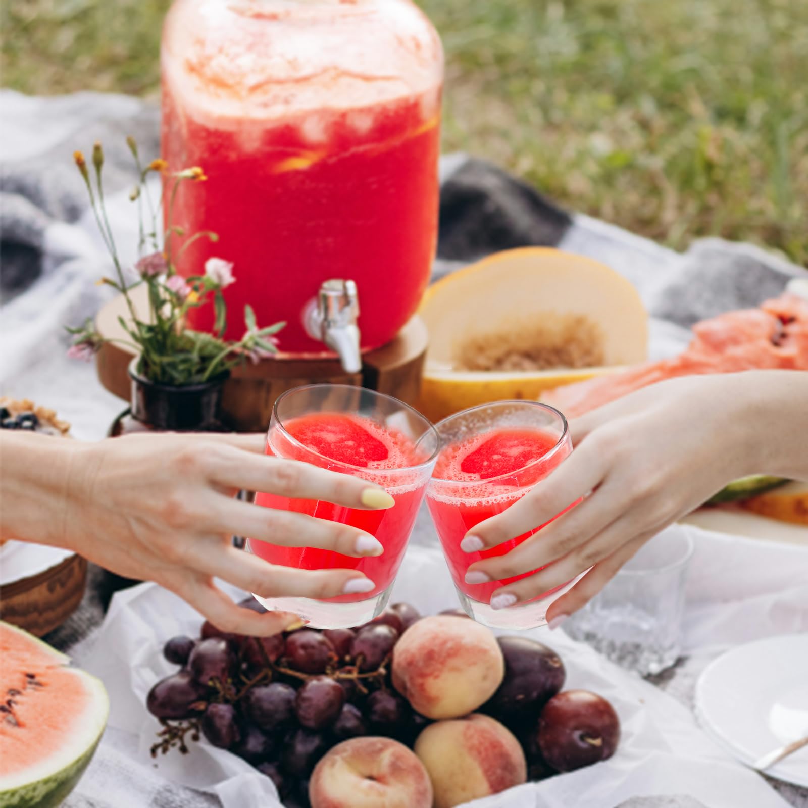 RÉΑLWÁY lightweight yet sturdy cups designed for everyday use.