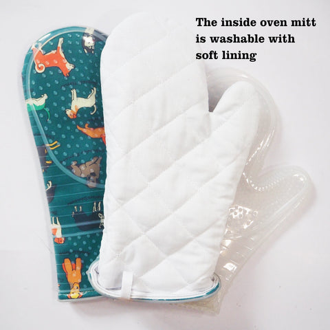 RED LMLDETA blue mitts combine cotton lining with silicone exterior for comfortable use.