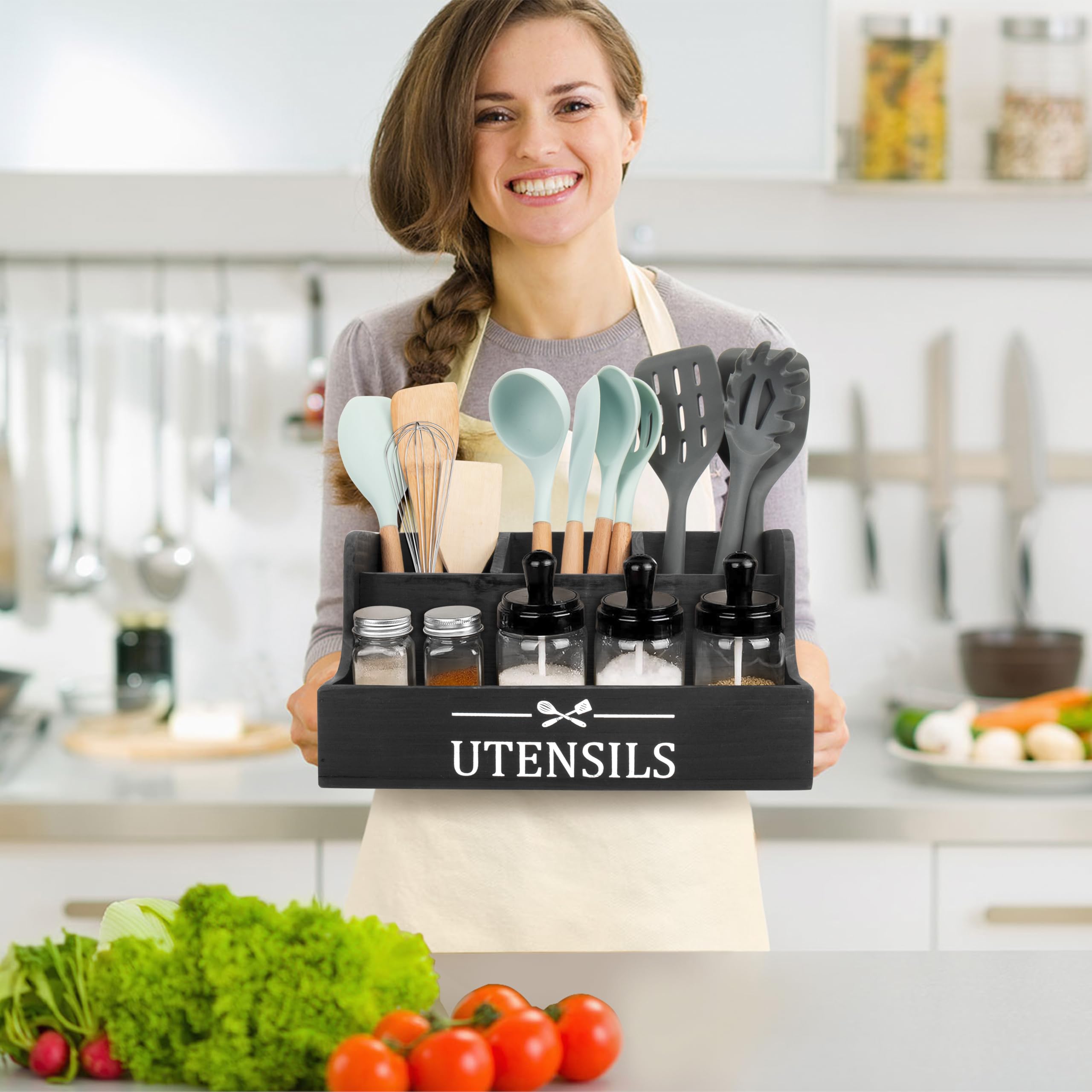 RedCall handle-hole design demonstrates easy carrying for daily use and travel.