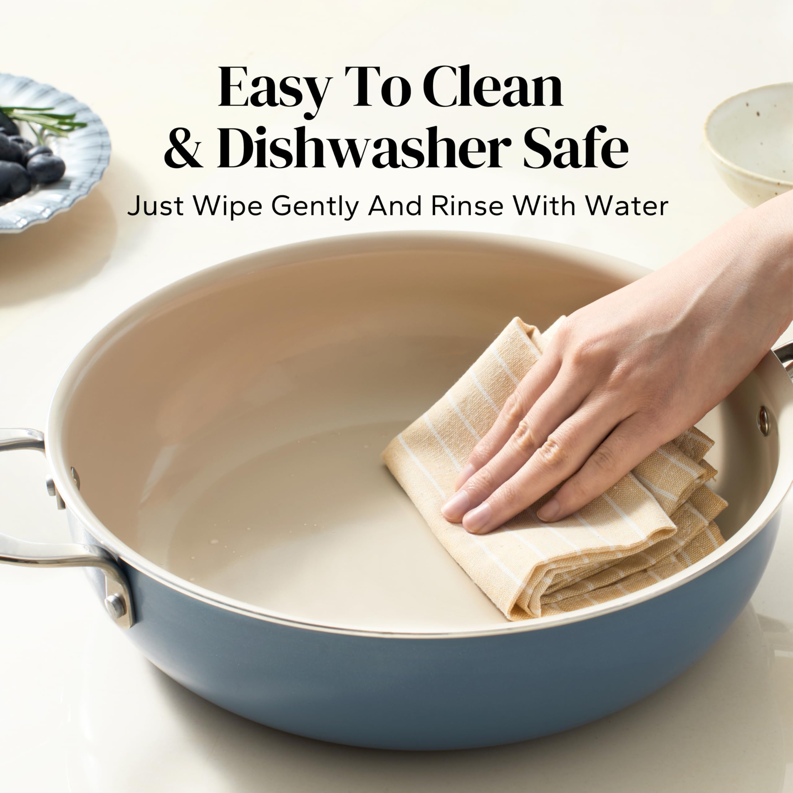 Redchef oven-safe ceramic pan withstands high heat up to 842 °F.