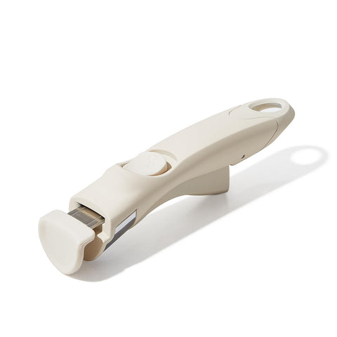 Redchef removable handle white close-up grip for secure, comfortable cooking.