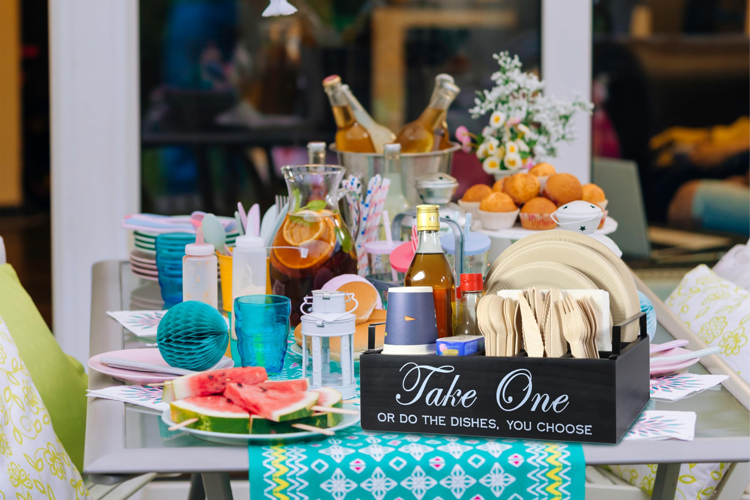 Rehuei cup and napkin slot streamlines snack service at gatherings