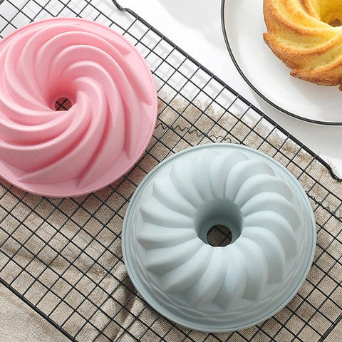 REKIDOOL kitchen bakeware ideal for mini cakes and gelatin treats.