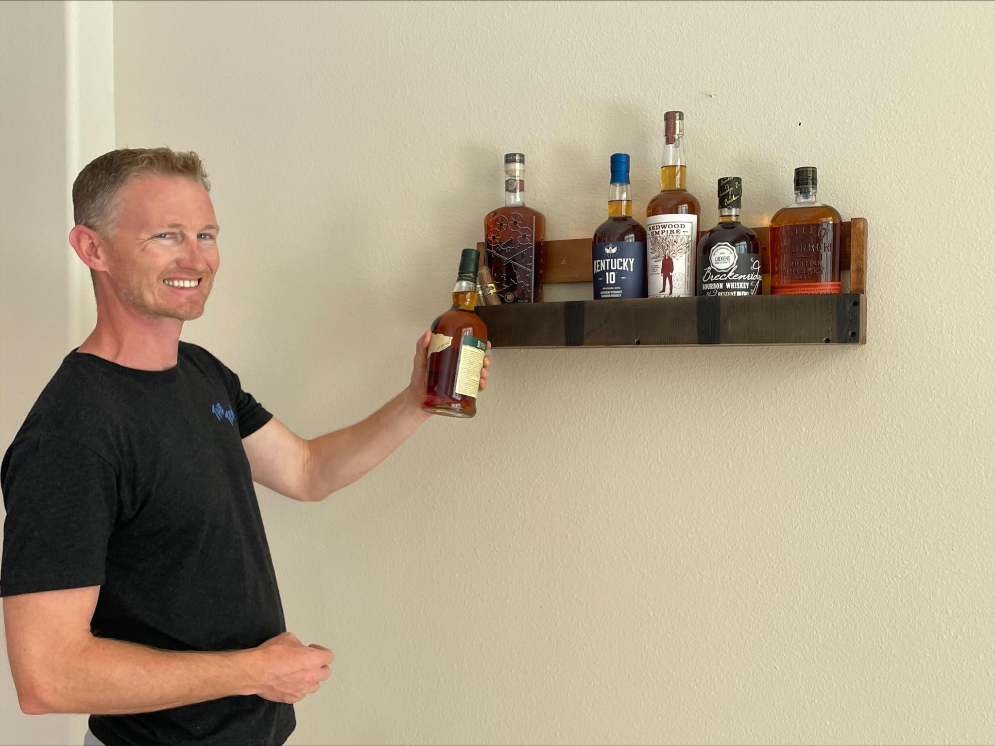 RELODECOR durable wine bottle display supports stability for daily use