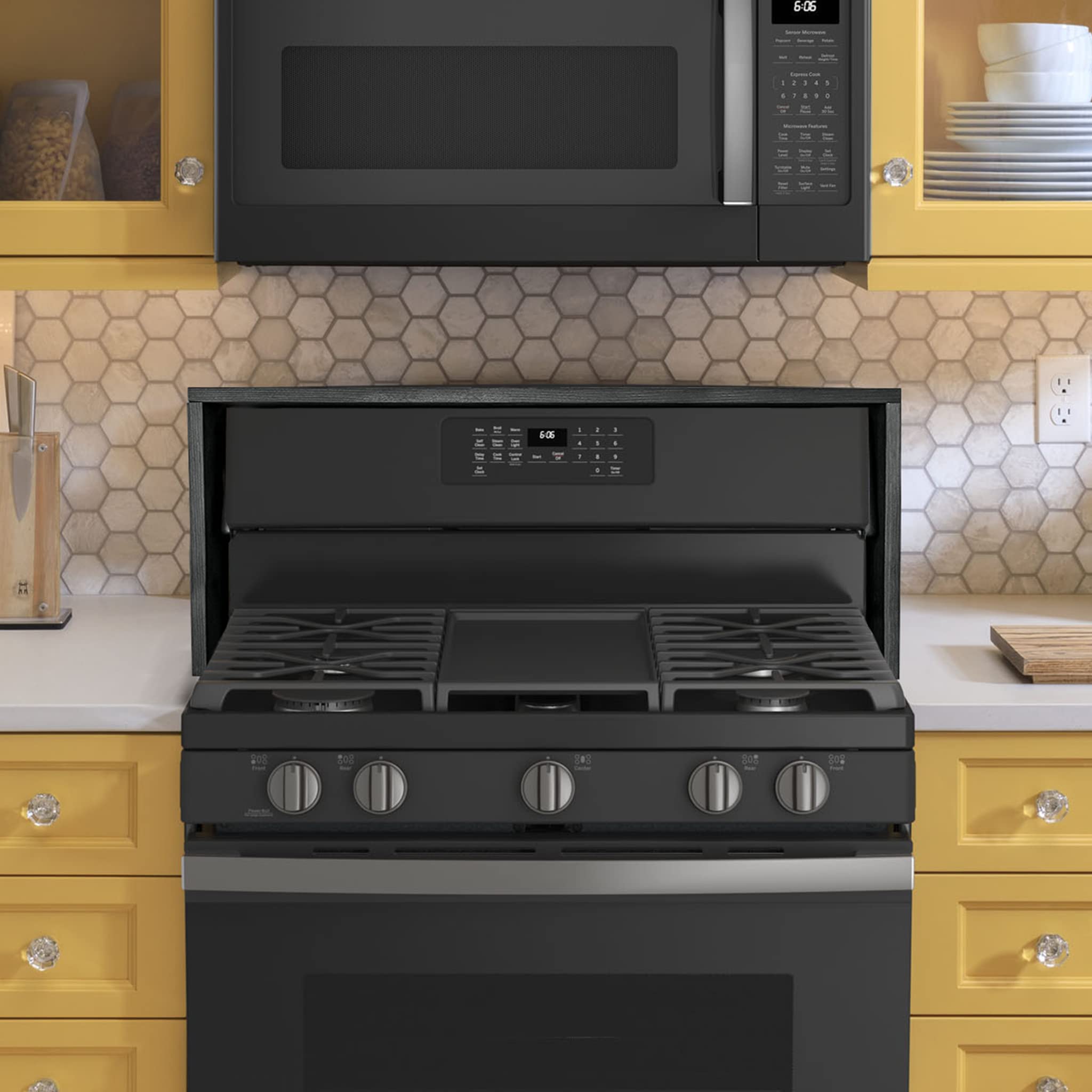 RELODECOR ebony stove-top spice storage enables easy seasoning during cooking