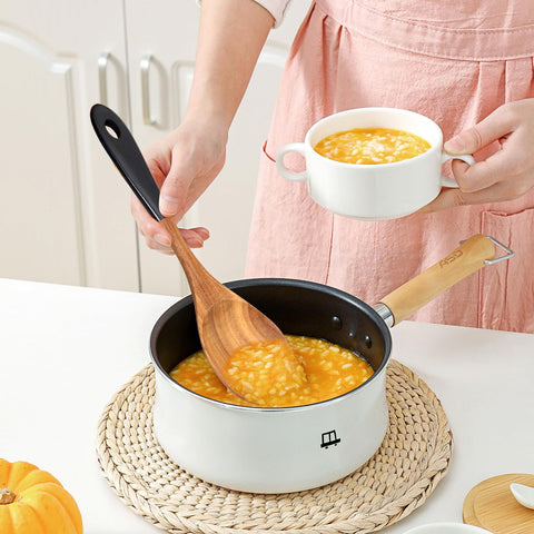 Renawe nonstick-surface protecting spoons safeguard pans during cooking.