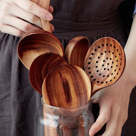 Renawe acacia wood 8.6-inch salad fork for easy, mess-free serving