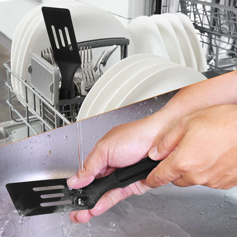 ReneeChef brownie serving with mini nylon spatula