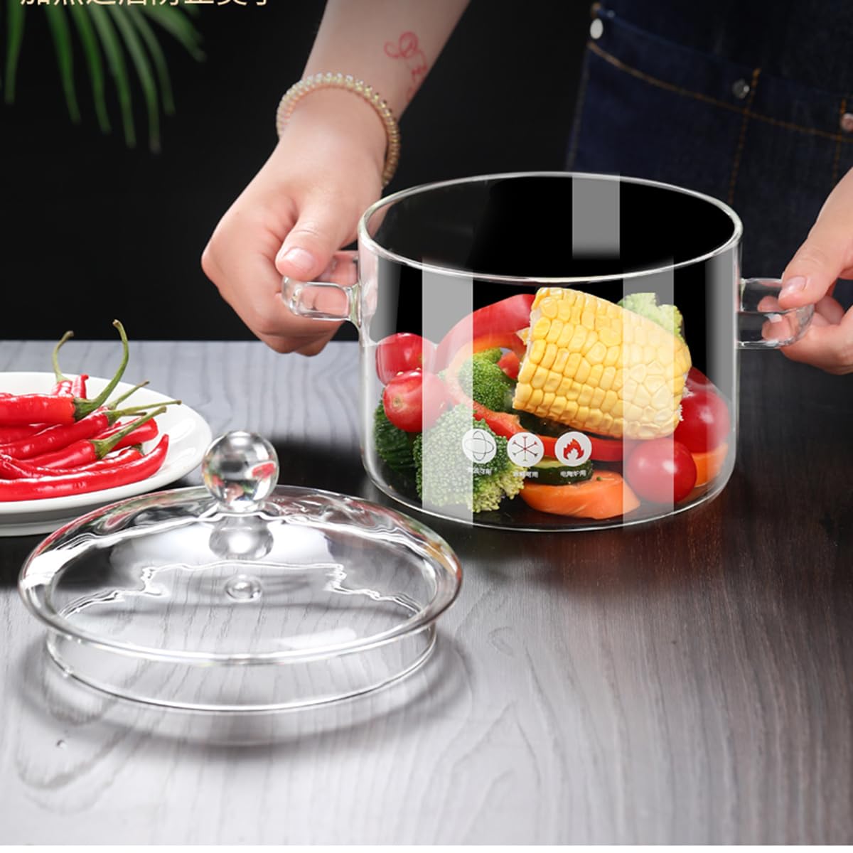 Riavzau glass pot with two sturdy handles easy to serve.