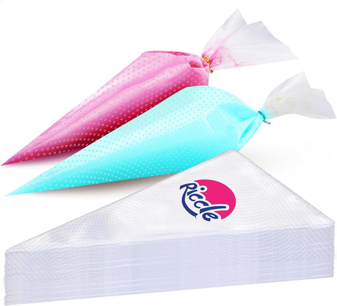 Riccle extra-large piping bag with textured grip for stable frosting.
