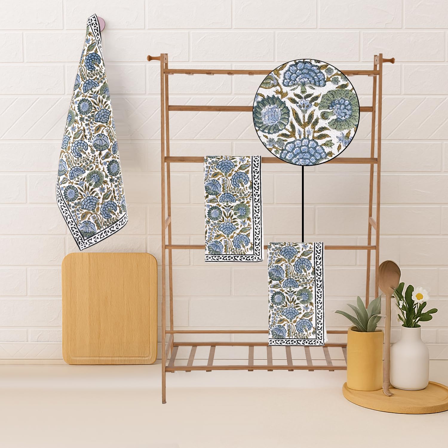 Ridhi machine washable towel preserves color and softness after frequent use.