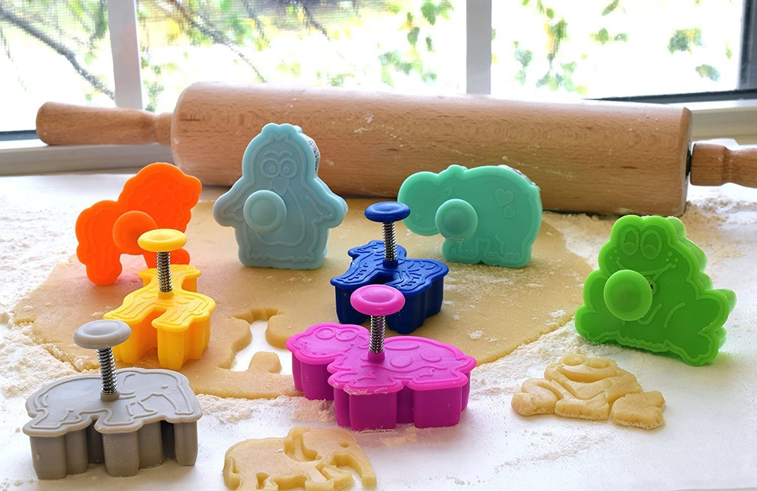 R&amp;M Animal Cookie Stamper elephant design creates charming party treats