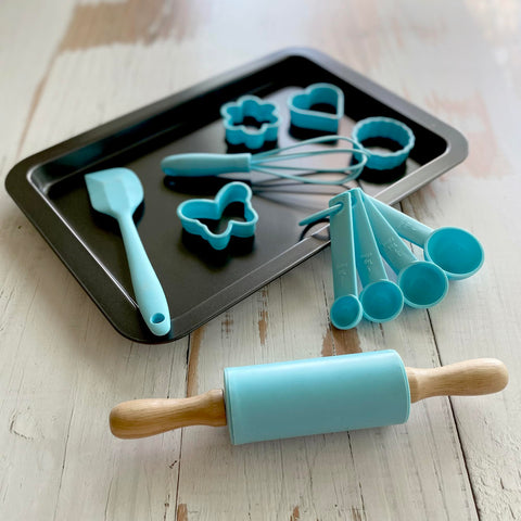 R&amp;M Daisy cookie cutter adds cheerful shapes to cookies