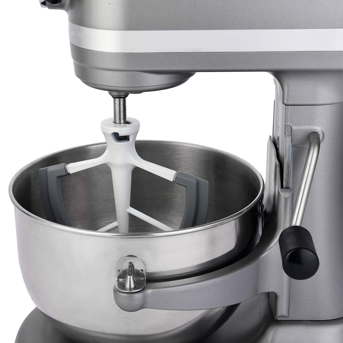 Roabertic Beater blending cookie dough for smooth texture