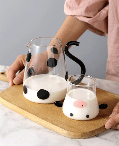 RockTrend pitcher detail, clear glass with playful cow