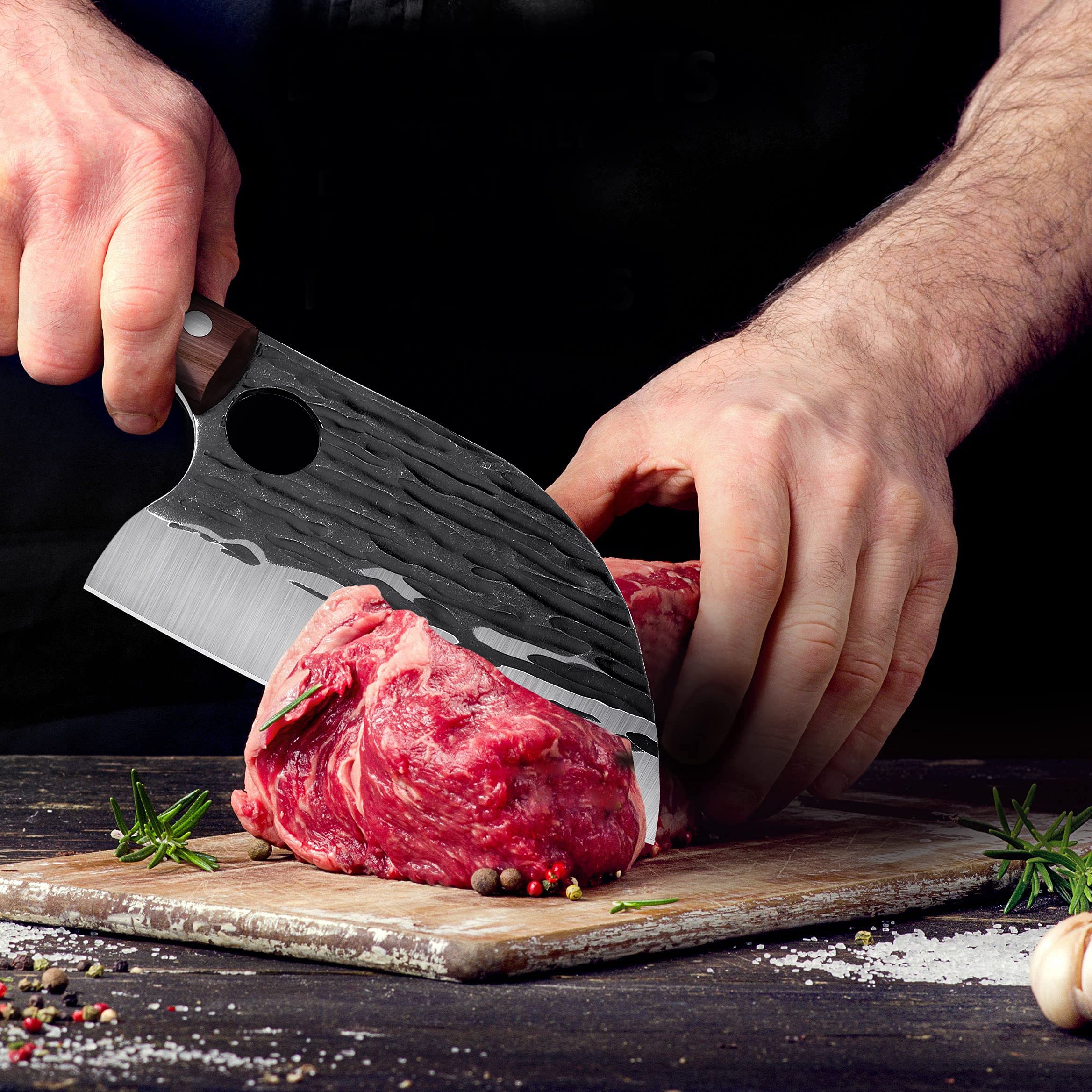 ROCOCO Viking knife curved blade image emphasizing efficient board contact.